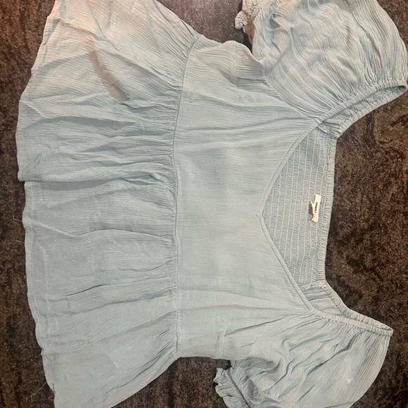 O’NEILL Isabel solid top, short puff sleeves with ruffle trim - Picture 3 of 5